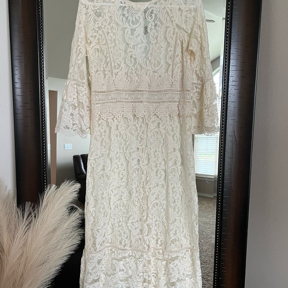 Lace overlay top - Picture 2 of 3